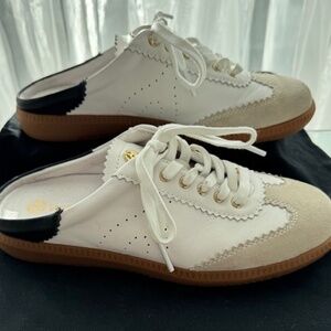 WISHBONE Mule Sneakers White & Black - US 7.5